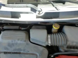 ✅ 2019 Chrysler Pacifica Touring Plus • VIN: 2C4RC1FG0KR633356 • Lot: 90632305. Wystawiony na Copart z przebiegiem 77 471 mil. Bezpłatny archiwum sprzedaży aukcyjnych z USA i szczegółowy raport historii pojazdu na DreamBid. Zdjęcie 15.