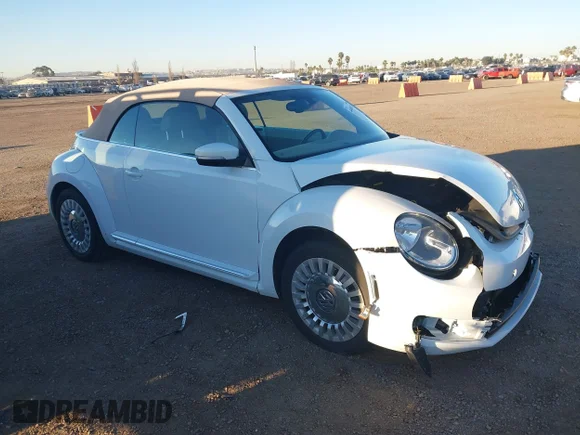 ✅ 2016 Volkswagen Beetle S • VIN: 3VW517AT5GM808756 • Lot: 44469118. Wystawiony na IAAI z przebiegiem 82 170 mil. Bezpłatny archiwum sprzedaży aukcyjnych z USA i szczegółowy raport historii pojazdu na DreamBid. Zdjęcie 1.