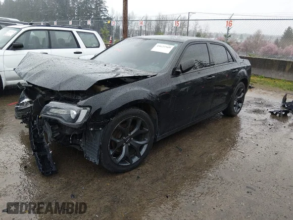 ✅ 2022 Chrysler 300 S • VIN: 2C3CCABG3NH218073 • Лот: 44623569. Опубліковано раніше на IAAI з пробігом 65 047 миль. Безкоштовний доступ до архіву аукціонних продажів зі США та докладний звіт про історію автомобіля на DreamBid. Зображення 2.