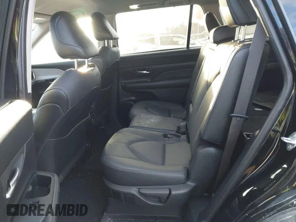 ✅ 2024 Toyota Highlander XLE • VIN: 5TDAAAB50RS019254 • Lot: 44285676. Wystawiony na IAAI z przebiegiem 26 207 mil. Bezpłatny archiwum sprzedaży aukcyjnych z USA i szczegółowy raport historii pojazdu na DreamBid. Zdjęcie 8.