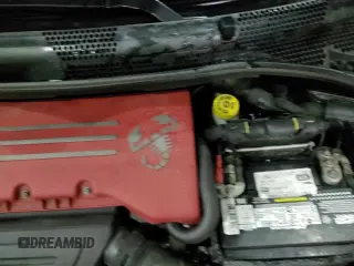 ✅ 2017 FIAT 500 Abarth • VIN: 3C3CFFFH4HT515419 • Lot: 88055005. Wystawiony na Copart z przebiegiem 43 302 mil. Bezpłatny archiwum sprzedaży aukcyjnych z USA i szczegółowy raport historii pojazdu na DreamBid. Zdjęcie 15.