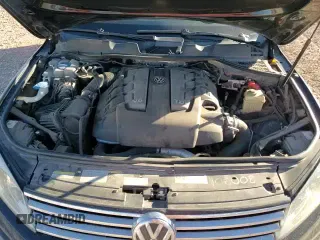 ✅ 2015 Volkswagen Touareg Executive • VIN: WVGEP9BP9FD002889 • Лот: 83443004. Опубликован ранее на Copart с пробегом 174 879 миль. Бесплатный доступ к архиву аукционных продаж из США и подробный отчёт об истории автомобиля на DreamBid. Изображение 14.