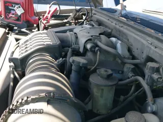 ✅ 2001 Lincoln Navigator • VIN: 5LMFU28R21LJ13843 • Лот: 41437937. Опубликован ранее на IAAI с пробегом Не указан. Бесплатный доступ к архиву аукционных продаж из США и подробный отчёт об истории автомобиля на DreamBid. Изображение 12.