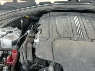 ✅ 2018 Jaguar F-Pace S • VIN: SADCM2FV2JA240151 • Lot: 72097345. Wystawiony na Copart z przebiegiem 96 132 mil. Bezpłatny archiwum sprzedaży aukcyjnych z USA i szczegółowy raport historii pojazdu na DreamBid. Zdjęcie 13.