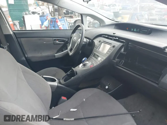 ✅ 2015 Toyota Prius Two • VIN: JTDKN3DU8F1936329 • Lot: 44244662. Wystawiony na IAAI z przebiegiem 275 917 mil. Bezpłatny archiwum sprzedaży aukcyjnych z USA i szczegółowy raport historii pojazdu na DreamBid. Zdjęcie 5.