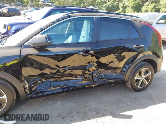 ✅ 2025 Kia Niro EX • VIN: KNDCR3LE6S5276426 • Лот: 42942047. Опубліковано раніше на IAAI з пробігом 4 608 миль. Безкоштовний доступ до архіву аукціонних продажів зі США та докладний звіт про історію автомобіля на DreamBid. Зображення 6.