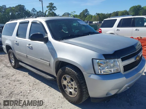 ✅ 2014 Chevrolet Suburban LS • VIN: 1GNSCHE05ER177306 • Lot: 44832744. Wystawiony na IAAI z przebiegiem 180 254 mil. Bezpłatny archiwum sprzedaży aukcyjnych z USA i szczegółowy raport historii pojazdu na DreamBid. Zdjęcie 6.
