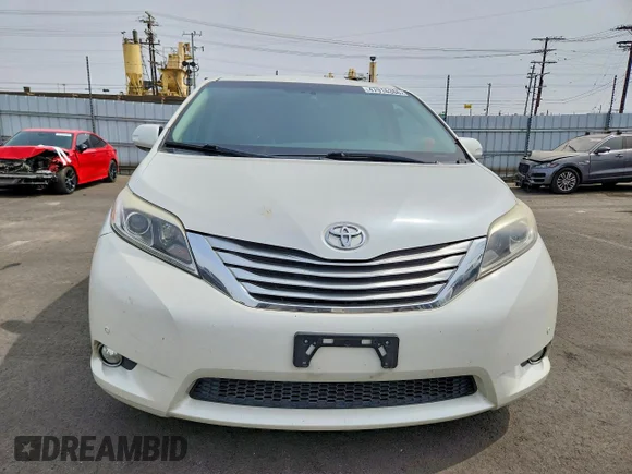 ✅ 2015 Toyota Sienna Limited Premium • VIN: 5TDYK3DC3FS638414 • Lot: 47916386. Wystawiony na Copart z przebiegiem 195 314 mil. Bezpłatny archiwum sprzedaży aukcyjnych z USA i szczegółowy raport historii pojazdu na DreamBid. Zdjęcie 5.