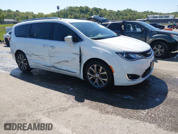 ✅ 2018 Chrysler Pacifica Limited • VIN: 2C4RC1GG7JR131568 • Lot: 44873260. Wystawiony na IAAI z przebiegiem 106 609 mil. Bezpłatny archiwum sprzedaży aukcyjnych z USA i szczegółowy raport historii pojazdu na DreamBid. Zdjęcie 1.