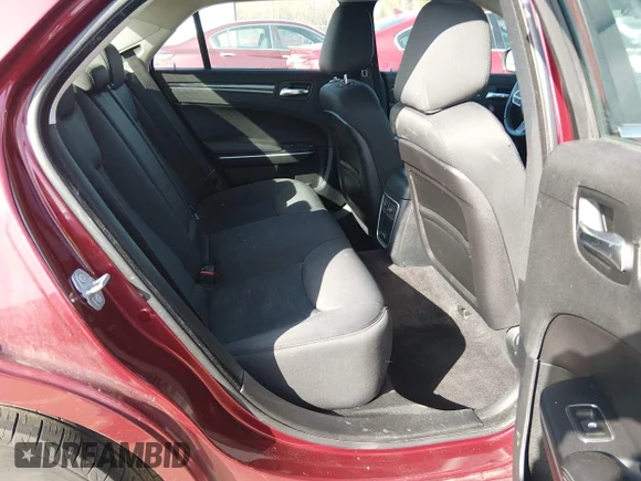 ✅ 2018 Chrysler 300 Touring • VIN: 2C3CCAAG4JH320350 • Lot: 44583542. Listed on IAAI with 100,908 mi. Free auction sales archive from the USA and detailed vehicle history report at DreamBid. Image 8.