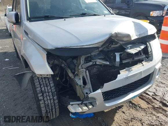 ✅ 2006 Suzuki Grand Vitara Premium • VIN: JS3TD943264103319 • Лот: 43847491. Опубліковано раніше на IAAI з пробігом 184 267 миль. Безкоштовний доступ до архіву аукціонних продажів зі США та докладний звіт про історію автомобіля на DreamBid. Зображення 6.