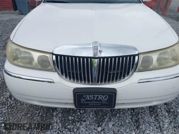 ✅ 1998 Lincoln Town Car Executive • VIN: 1LNFM81W5WY732551 • Lot: 43328421. Wystawiony na IAAI z przebiegiem 96 835 mil. Bezpłatny archiwum sprzedaży aukcyjnych z USA i szczegółowy raport historii pojazdu na DreamBid. Zdjęcie 6.