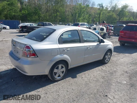✅ 2011 Chevrolet Aveo 2LT • VIN: KL1TG5DE9BB242876 • Lot: 44933008. Wystawiony na IAAI z przebiegiem 94 677 mil. Bezpłatny archiwum sprzedaży aukcyjnych z USA i szczegółowy raport historii pojazdu na DreamBid. Zdjęcie 4.