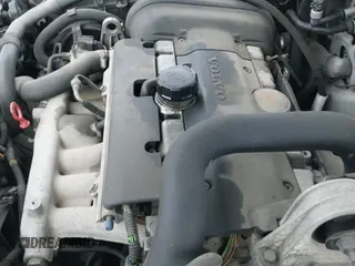 ✅ 2000 Volvo S70 • VIN: YV1LS56D0Y2666445 • Lot: 41211138. Wystawiony na IAAI z przebiegiem 291 191 mil. Bezpłatny archiwum sprzedaży aukcyjnych z USA i szczegółowy raport historii pojazdu na DreamBid. Zdjęcie 12.