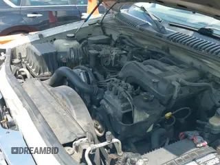 ✅ 2004 Ford Explorer XLT • VIN: 1FMZU73K44UC15330 • Lot: 43003528. Wystawiony na IAAI z przebiegiem 321 301 mil. Bezpłatny archiwum sprzedaży aukcyjnych z USA i szczegółowy raport historii pojazdu na DreamBid. Zdjęcie 12.