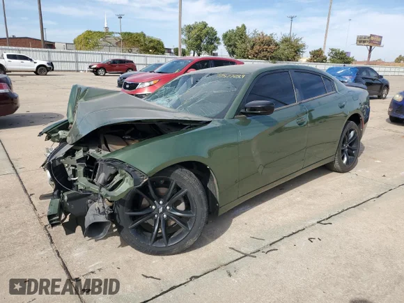 ✅ 2018 Dodge Charger SXT • VIN: 2C3CDXBG8JH290672 • Лот: 77577084. Опубліковано раніше на Copart з пробігом 96 186 миль. Безкоштовний доступ до архіву аукціонних продажів зі США та докладний звіт про історію автомобіля на DreamBid. Зображення 1.