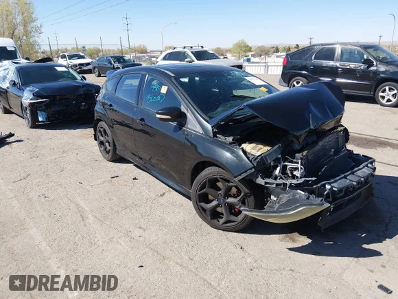 ✅ 2014 Ford Focus ST • VIN: 1FADP3L92EL243782 • Lot: 44675181. Wystawiony na IAAI z przebiegiem 111 826 mil. Bezpłatny archiwum sprzedaży aukcyjnych z USA i szczegółowy raport historii pojazdu na DreamBid. Zdjęcie 1.