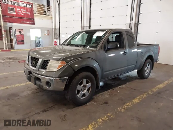 ✅ 2006 Nissan Frontier LE • VIN: 1N6AD06W26C476744 • Lot: 44485130. Wystawiony na IAAI z przebiegiem 180 250 mil. Bezpłatny archiwum sprzedaży aukcyjnych z USA i szczegółowy raport historii pojazdu na DreamBid. Zdjęcie 2.