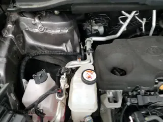 ✅ 2023 Toyota Sienna Platinum • VIN: 5TDESKFC0PS095809 • Lot: 93018075. Wystawiony na Copart z przebiegiem 4 019 mil. Bezpłatny archiwum sprzedaży aukcyjnych z USA i szczegółowy raport historii pojazdu na DreamBid. Zdjęcie 15.