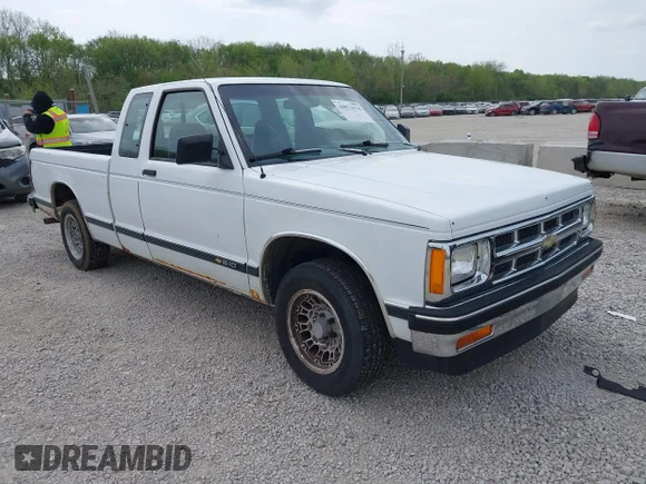 ✅ 1993 Chevrolet S-10 • VIN: 1GCCS19Z1P0125940 • Lot: 44871634. Wystawiony na IAAI z przebiegiem 101 217 mil. Bezpłatny archiwum sprzedaży aukcyjnych z USA i szczegółowy raport historii pojazdu na DreamBid. Zdjęcie 1.