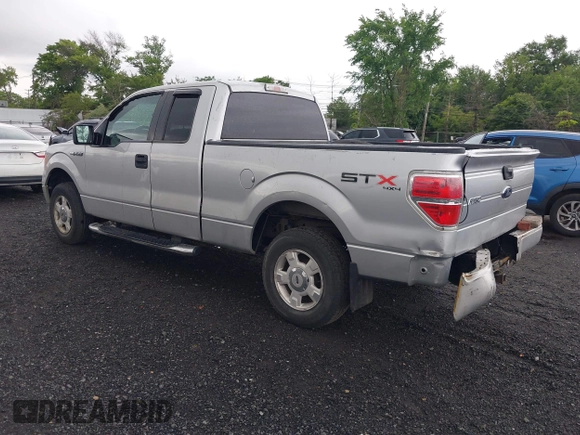 ✅ 2010 Ford F-150 XL • VIN: 1FTEX1EW0AFA09333 • Lot: 45152951. Wystawiony na IAAI z przebiegiem 239 786 mil. Bezpłatny archiwum sprzedaży aukcyjnych z USA i szczegółowy raport historii pojazdu na DreamBid. Zdjęcie 3.