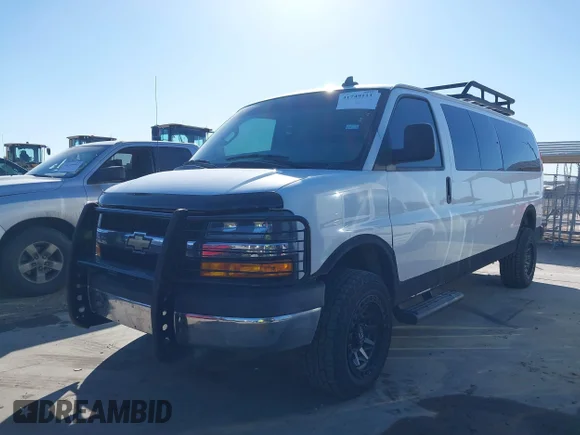 ✅ 2019 Chevrolet Express Passenger LT • VIN: 1GAZGPFG8K1253265 • Lot: 41749111. Wystawiony na IAAI z przebiegiem 65 070 mil. Bezpłatny archiwum sprzedaży aukcyjnych z USA i szczegółowy raport historii pojazdu na DreamBid. Zdjęcie 2.