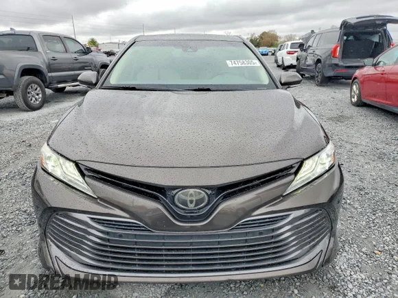 ✅ 2018 Toyota Camry SE • VIN: 4T1B11HK7JU004750 • Lot: 74758305. Listed on Copart with 93,518 mi. Free auction sales archive from the USA and detailed vehicle history report at DreamBid. Image 5.