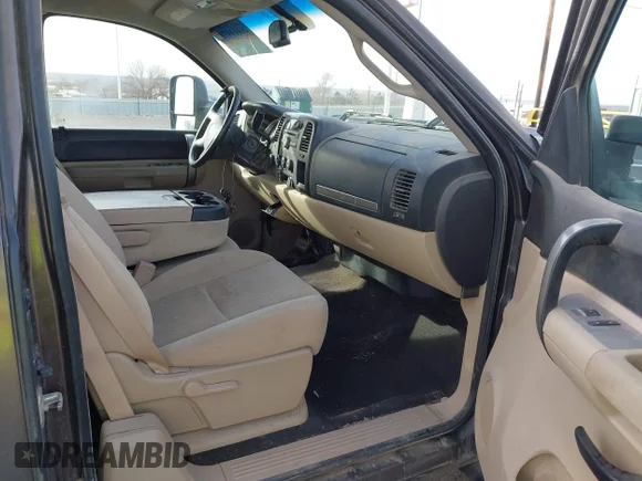 ✅ 2008 Chevrolet Silverado 2500HD LTZ • VIN: 1GCHK29K58E115060 • Lot: 41614479. Wystawiony na IAAI z przebiegiem 180 605 mil. Bezpłatny archiwum sprzedaży aukcyjnych z USA i szczegółowy raport historii pojazdu na DreamBid. Zdjęcie 5.