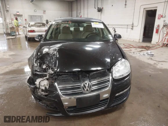 ✅ 2010 Volkswagen Jetta SE • VIN: 3VWRZ7AJXAM157284 • Lot: 45086134. Wystawiony na IAAI z przebiegiem 182 566 mil. Bezpłatny archiwum sprzedaży aukcyjnych z USA i szczegółowy raport historii pojazdu na DreamBid. Zdjęcie 6.