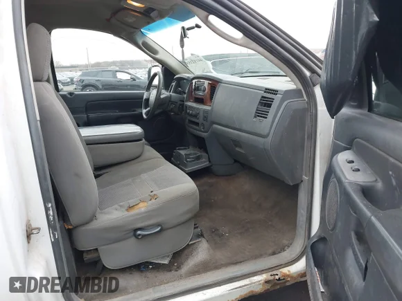 ✅ 2006 Dodge 1500 SLT • VIN: 1D7HA16N76J105717 • Lot: 44153355. Wystawiony na IAAI z przebiegiem 93 338 mil. Bezpłatny archiwum sprzedaży aukcyjnych z USA i szczegółowy raport historii pojazdu na DreamBid. Zdjęcie 5.