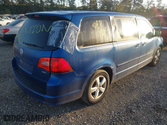 ✅ 2010 Volkswagen Routan SEL • VIN: 2V4RW5DX9AR259027 • Lot: 43389828. Wystawiony na IAAI z przebiegiem Nie podano. Bezpłatny archiwum sprzedaży aukcyjnych z USA i szczegółowy raport historii pojazdu na DreamBid. Zdjęcie 4.