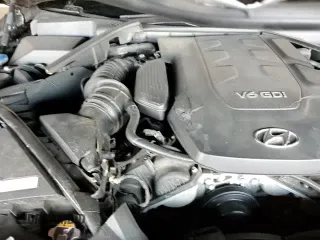 2015 Hyundai Genesis 3.8L z VIN KMHGN4JE8FU089590, wystawiony jako Copart lot #83260124 z przebiegiem 82 182 mil mil oraz Szkoda całkowita • Salvage title. Historia ofert i sprzedaży dostępna na DreamBid. Obrazek 14.