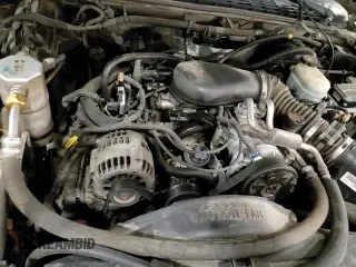 2001 Chevrolet Blazer LT z VIN 1GNDT13W61K261919, wystawiony jako Copart lot #87338144 z przebiegiem 144 754 mil mil oraz Czysty tytuł • Clean title. Historia ofert i sprzedaży dostępna na DreamBid. Obrazek 14.