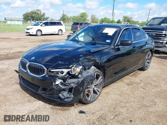 ✅ 2024 BMW 3 Series 330i xDrive • VIN: 3MW89FF05R8E03555 • Lot: 43259647. Wystawiony na IAAI z przebiegiem 26 302 mil. Bezpłatny archiwum sprzedaży aukcyjnych z USA i szczegółowy raport historii pojazdu na DreamBid. Zdjęcie 6.