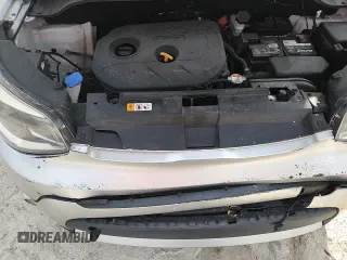 ✅ 2017 Kia Soul + • VIN: KNDJP3A50H7478577 • Lot: 90351915. Wystawiony na Copart z przebiegiem 54 591 mil. Bezpłatny archiwum sprzedaży aukcyjnych z USA i szczegółowy raport historii pojazdu na DreamBid. Zdjęcie 15.