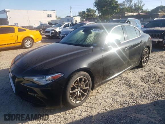 ✅ 2018 Alfa Romeo Giulia • VIN: ZARFAEBN4J7565895 • Лот: 39653833. Опубліковано раніше на Copart з пробігом 46 467 миль. Безкоштовний доступ до архіву аукціонних продажів зі США та докладний звіт про історію автомобіля на DreamBid. Зображення 1.