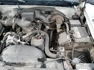 ✅ 1998 GMC Sierra 2500 • VIN: 1GTGC24R0WZ541659 • Лот: 86654274. Опубликован ранее на Copart с пробегом 170 193 миль. Бесплатный доступ к архиву аукционных продаж из США и подробный отчёт об истории автомобиля на DreamBid. Изображение 13.