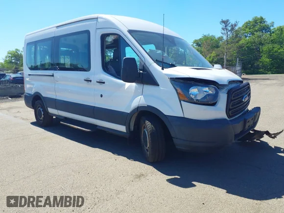 ✅ 2017 Ford Transit • VIN: 1FTYE2CM9HKB27330 • Lot: 45045392. Wystawiony na IAAI z przebiegiem 76 685 mil. Bezpłatny archiwum sprzedaży aukcyjnych z USA i szczegółowy raport historii pojazdu na DreamBid. Zdjęcie 1.
