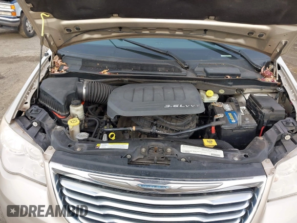 ✅ 2012 Chrysler Town & Country Touring L • VIN: 2C4RC1CG4CR314158 • Lot: 44144898. Wystawiony na IAAI z przebiegiem 133 940 mil. Bezpłatny archiwum sprzedaży aukcyjnych z USA i szczegółowy raport historii pojazdu na DreamBid. Zdjęcie 10.