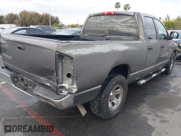 ✅ 2003 Dodge 1500 ST • VIN: 1D7HA18K03J512552 • Lot: 42058130. Wystawiony na IAAI z przebiegiem 207 254 mil. Bezpłatny archiwum sprzedaży aukcyjnych z USA i szczegółowy raport historii pojazdu na DreamBid. Zdjęcie 4.