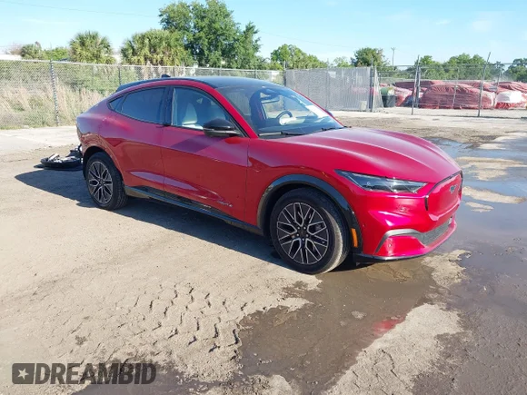 ✅ 2024 Ford Mustang Mach-E Premium • VIN: 3FMTK3R48RMA42680 • Лот: 44928371. Опубліковано раніше на IAAI з пробігом 7 119 миль. Безкоштовний доступ до архіву аукціонних продажів зі США та докладний звіт про історію автомобіля на DreamBid. Зображення 1.