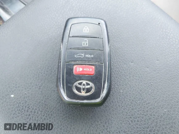 ✅ 2025 Toyota Camry SE • VIN: 4T1DAACK5SU537942 • Lot: 45538666. Wystawiony na IAAI z przebiegiem 51 107 mil. Bezpłatny archiwum sprzedaży aukcyjnych z USA i szczegółowy raport historii pojazdu na DreamBid. Zdjęcie 11.