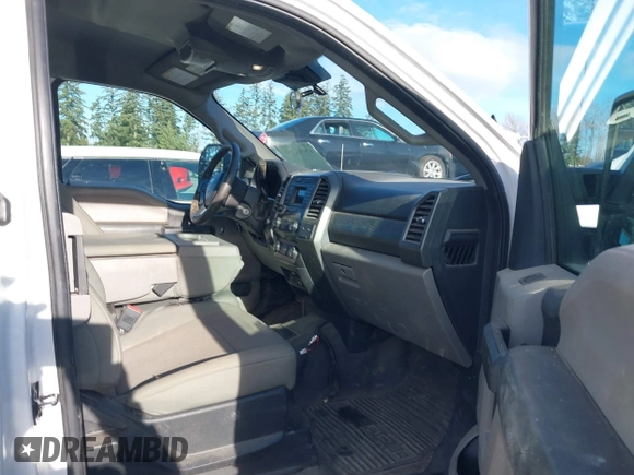 ✅ 2020 Ford F-250 XL • VIN: 1FT7X2BN2LEC29124 • Lot: 43996358. Wystawiony na IAAI z przebiegiem 115 576 mil. Bezpłatny archiwum sprzedaży aukcyjnych z USA i szczegółowy raport historii pojazdu na DreamBid. Zdjęcie 5.