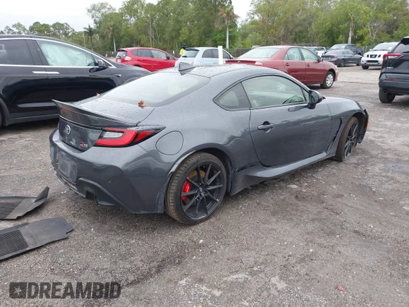 ✅ 2024 Toyota 86 Premium • VIN: JF1ZNBE19R8755836 • Lot: 44627858. Wystawiony na IAAI z przebiegiem 33 928 mil. Bezpłatny archiwum sprzedaży aukcyjnych z USA i szczegółowy raport historii pojazdu na DreamBid. Zdjęcie 4.