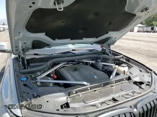 ✅ 2023 BMW X7 xDrive40i • VIN: 5UX23EM07P9P49972 • Lot: 70723975. Wystawiony na Copart z przebiegiem 60 038 mil. Bezpłatny archiwum sprzedaży aukcyjnych z USA i szczegółowy raport historii pojazdu na DreamBid. Zdjęcie 14.