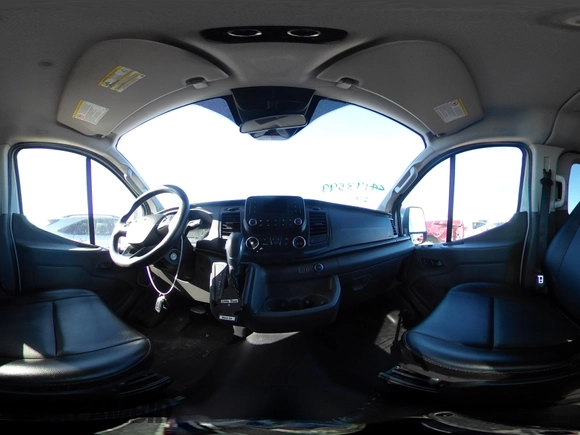 ✅ 2020 Ford Transit Passenger XL • VIN: 1FBAX2Y81LKB42909 • Lot: 44193599. Wystawiony na IAAI z przebiegiem 256 054 mil. Bezpłatny archiwum sprzedaży aukcyjnych z USA i szczegółowy raport historii pojazdu na DreamBid. Zdjęcie 18.