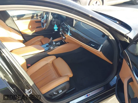 ✅ 2021 BMW 5 Series 530i • VIN: WBA53BH04MWX08894 • Lot: 44098907. Wystawiony na IAAI z przebiegiem 94 649 mil. Bezpłatny archiwum sprzedaży aukcyjnych z USA i szczegółowy raport historii pojazdu na DreamBid. Zdjęcie 5.