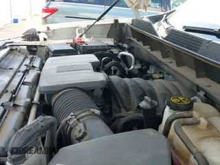 ✅ 2019 Chevrolet Silverado 1500 LT • VIN: 3GCPWCED6KG187883 • Lot: 43069333. Wystawiony na IAAI z przebiegiem 117 948 mil. Bezpłatny archiwum sprzedaży aukcyjnych z USA i szczegółowy raport historii pojazdu na DreamBid. Zdjęcie 24.