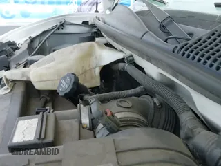 ✅ 2017 GMC Savana Cargo • VIN: 1GTW7AFF2H1915798 • Lot: 43118760. Wystawiony na IAAI z przebiegiem 212 662 mil. Bezpłatny archiwum sprzedaży aukcyjnych z USA i szczegółowy raport historii pojazdu na DreamBid. Zdjęcie 18.