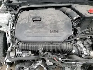 ✅ 2022 MINI Hardtop Cooper S • VIN: WMW53DH04N2S13793 • Lot: 41785665. Wystawiony na Copart z przebiegiem 28 449 mil. Bezpłatny archiwum sprzedaży aukcyjnych z USA i szczegółowy raport historii pojazdu na DreamBid. Zdjęcie 14.